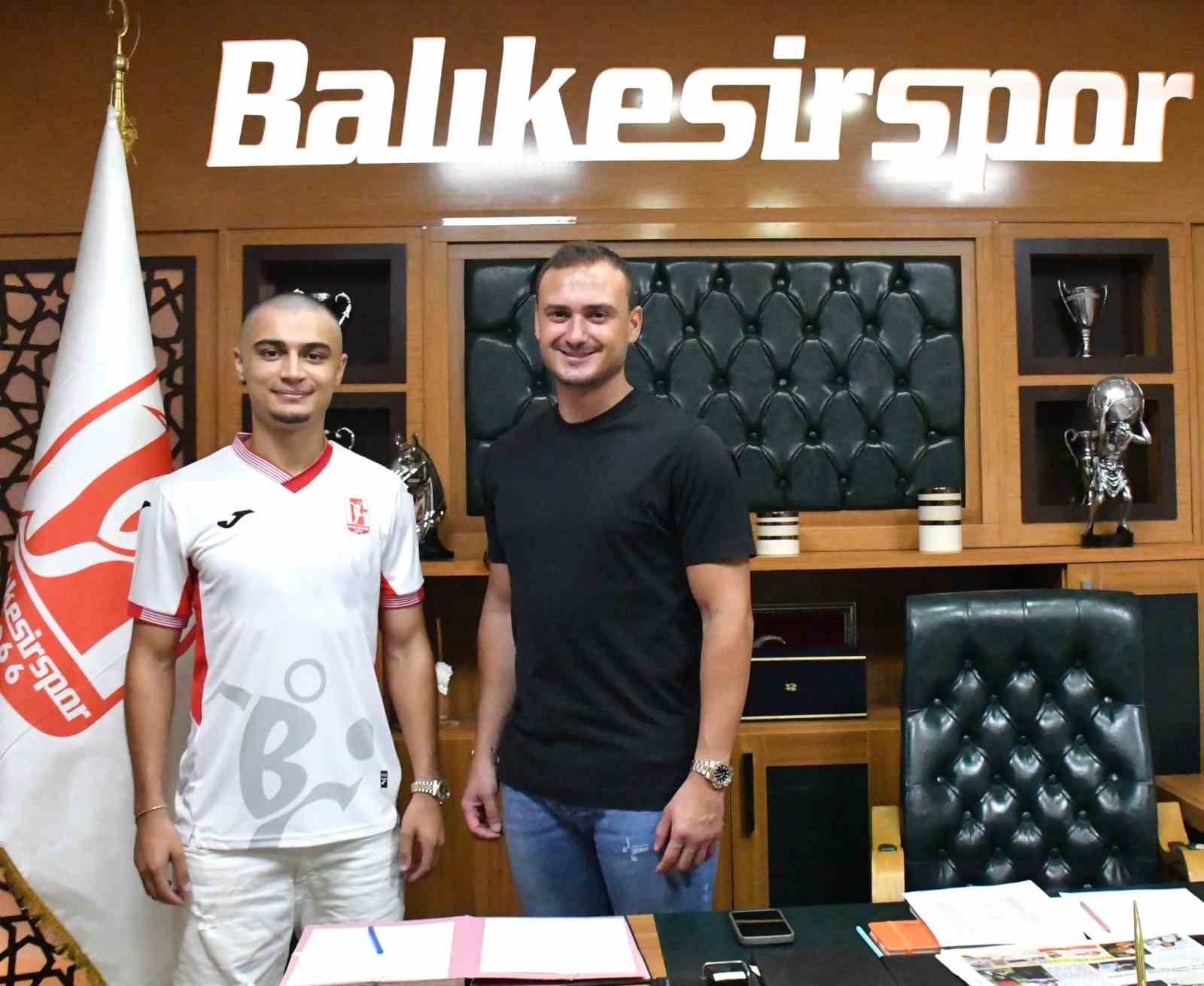 Yiğit Bayındır, Balıkesirspor’da
