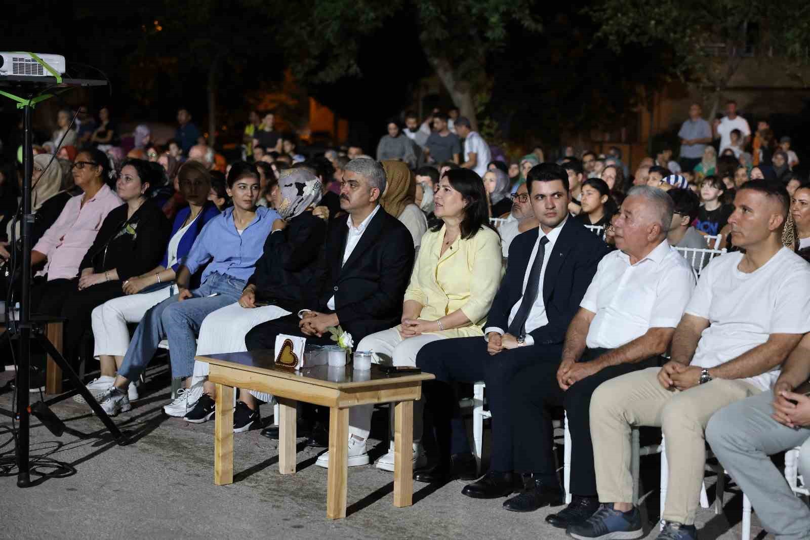 Gezen Sinema Tr Pozantda
