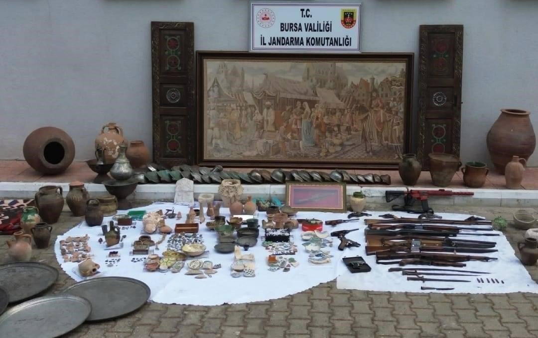 İznik’te jandarma tarihi eserler ele geçirdi