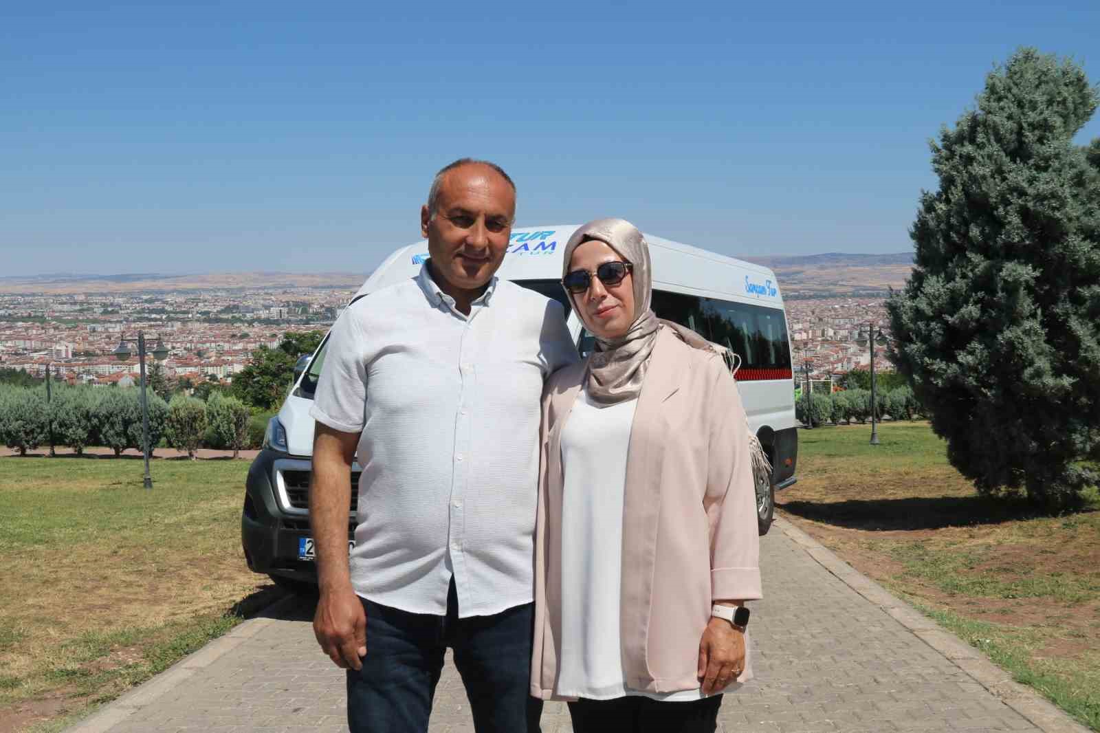 3 &ccedil;ocuk annesi kadın direksiyonuna ge&ccedil;tiği servisle 2 yıldır &ouml;ğrenci taşıyor
