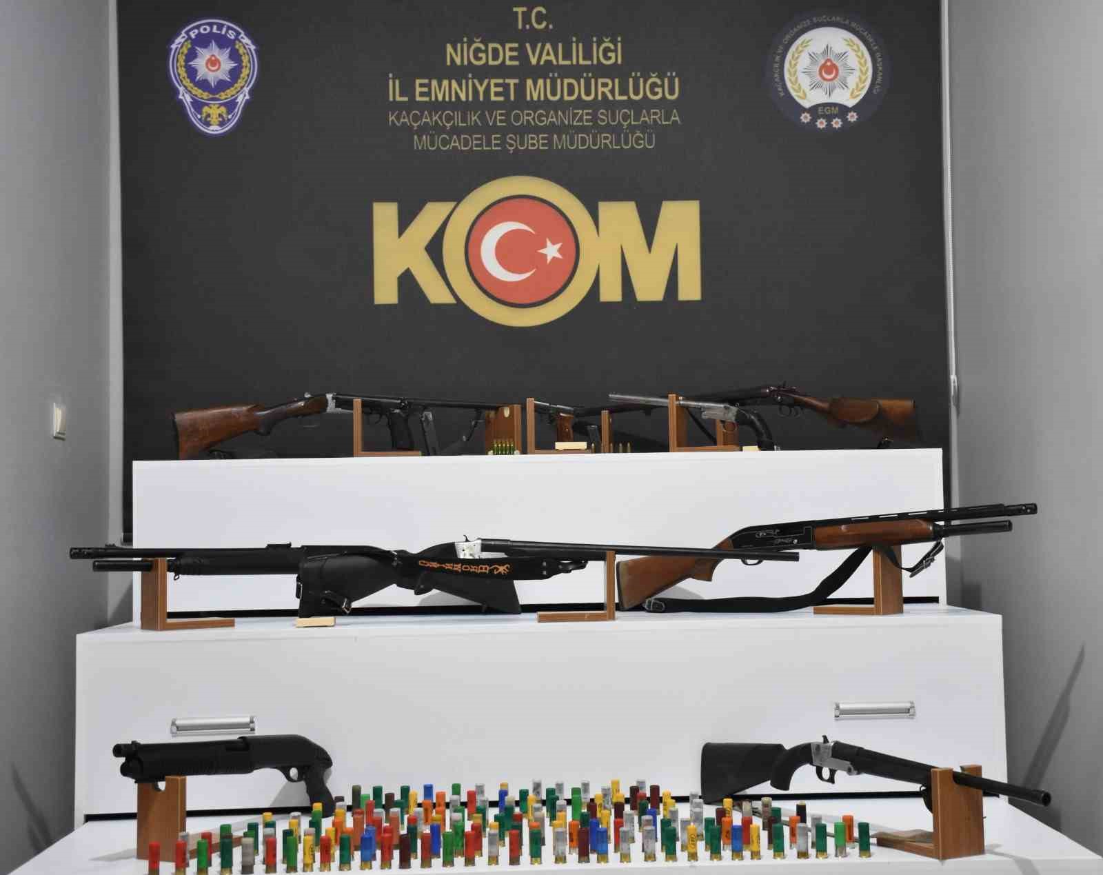Niğde ve Nevşehir’de eş zamanlı ruhsatsız silah operasyonu: 9 gözaltı