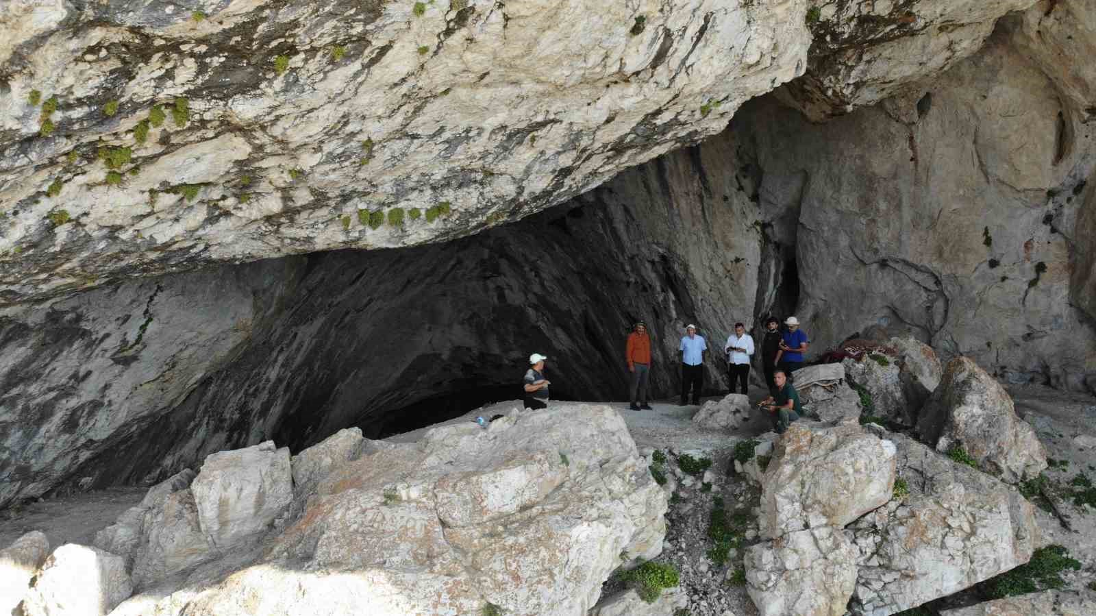 Engizek Yaylası’ndaki mağara turizme kazandırılmayı bekliyor