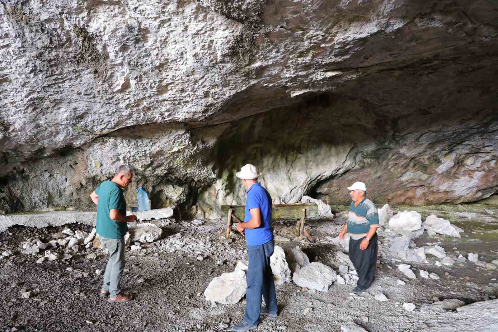 Engizek Yaylası&rsquo;ndaki mağara turizme kazandırılmayı bekliyor
