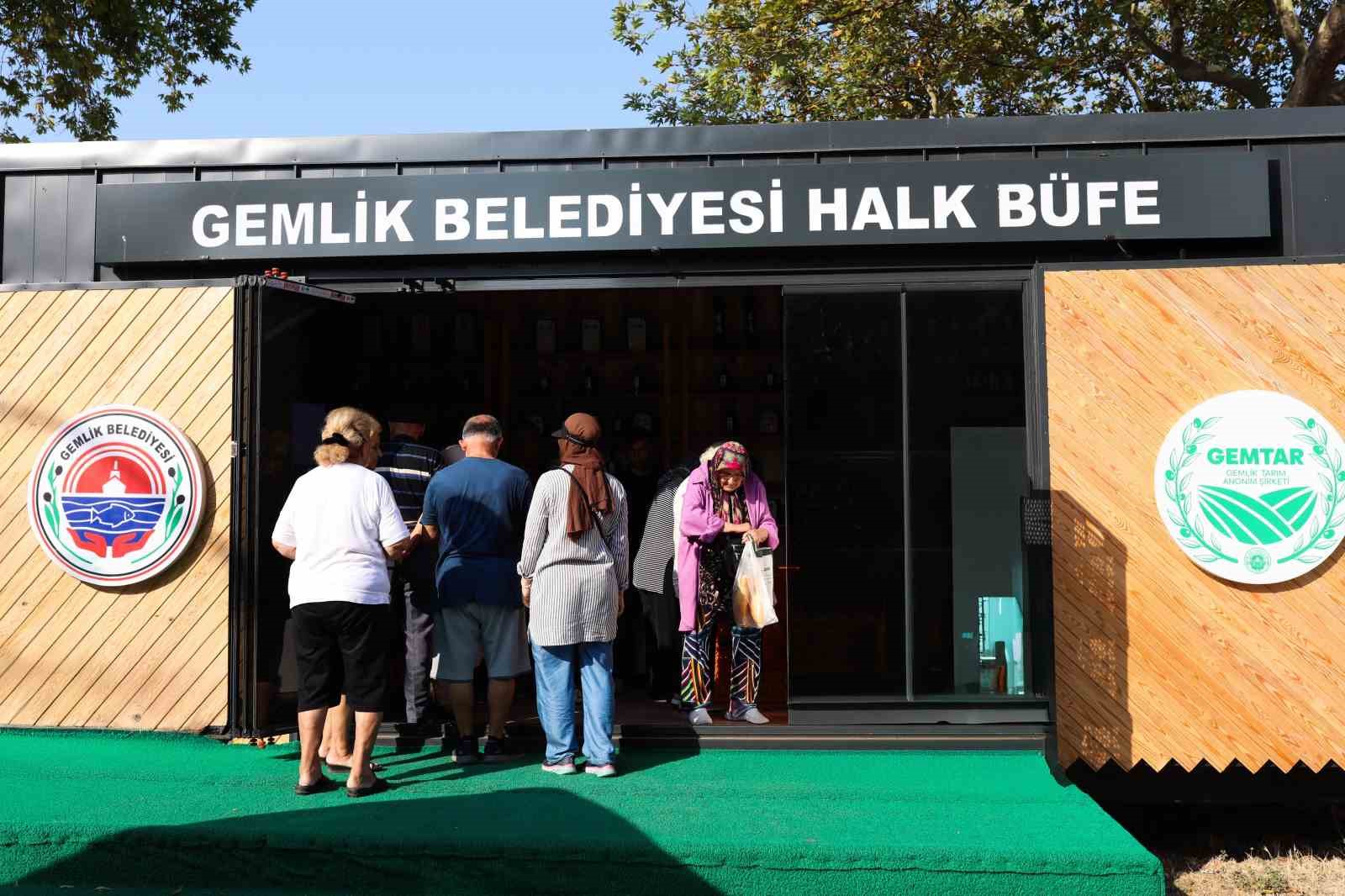 Gemlik Belediyesi&rsquo;nden Kumlaya halk b&uuml;fe
