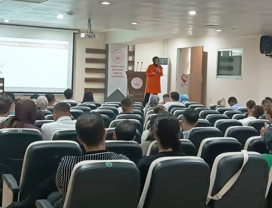 K&uuml;tahya&rsquo;da evlilik kredisinden yararlanacak gen&ccedil; &ccedil;iftlere evlilik &ouml;ncesi eğitim
