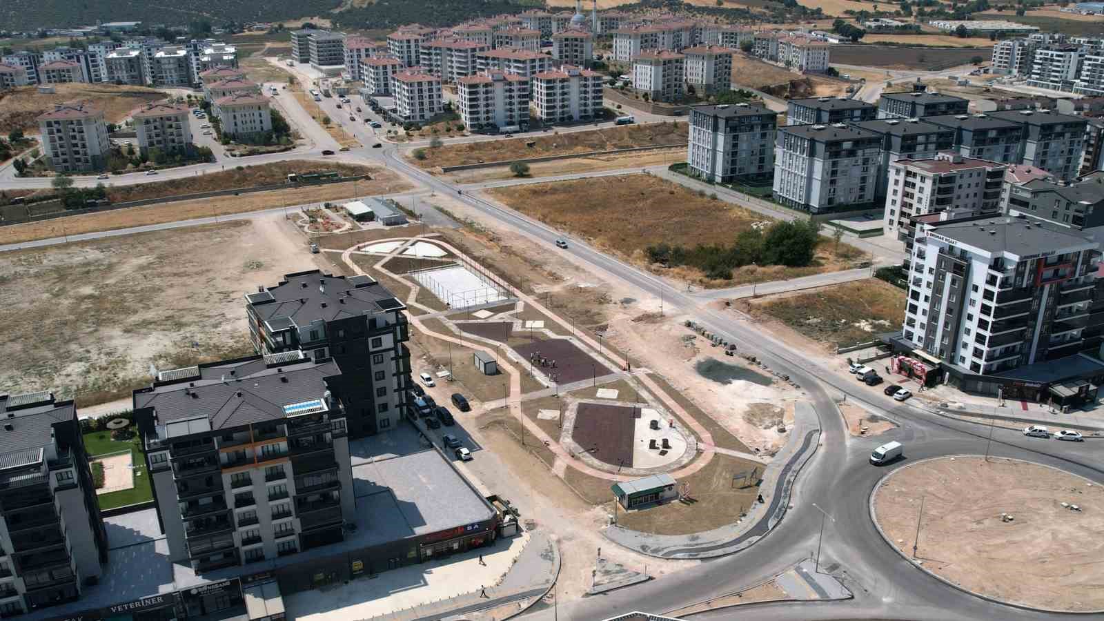 Balkan Mahallesi&rsquo;ndeki park a&ccedil;ılış i&ccedil;in g&uuml;n sayıyor
