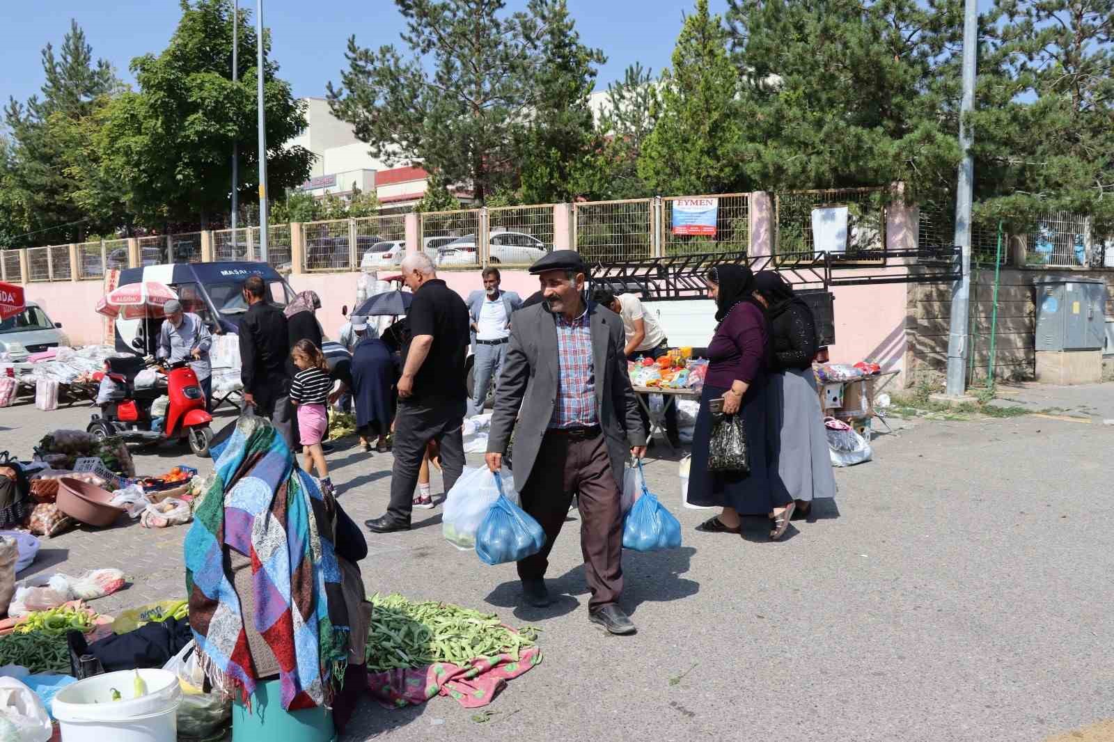 Oltu’da Kapalı Halk Pazarı’nın temeli atıldı