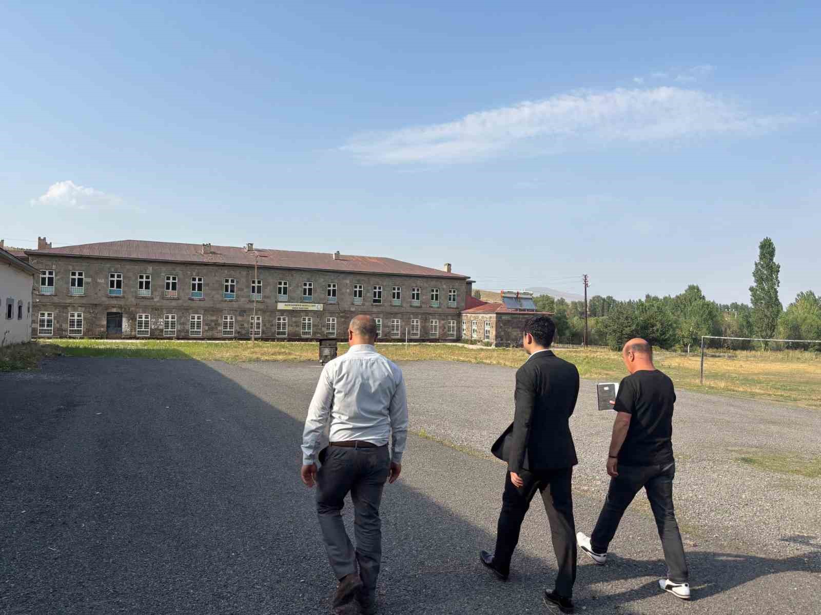 Kaymakam Tutal&rsquo;dan Cilavuz K&ouml;y Enstit&uuml;s&uuml;ne ziyaret
