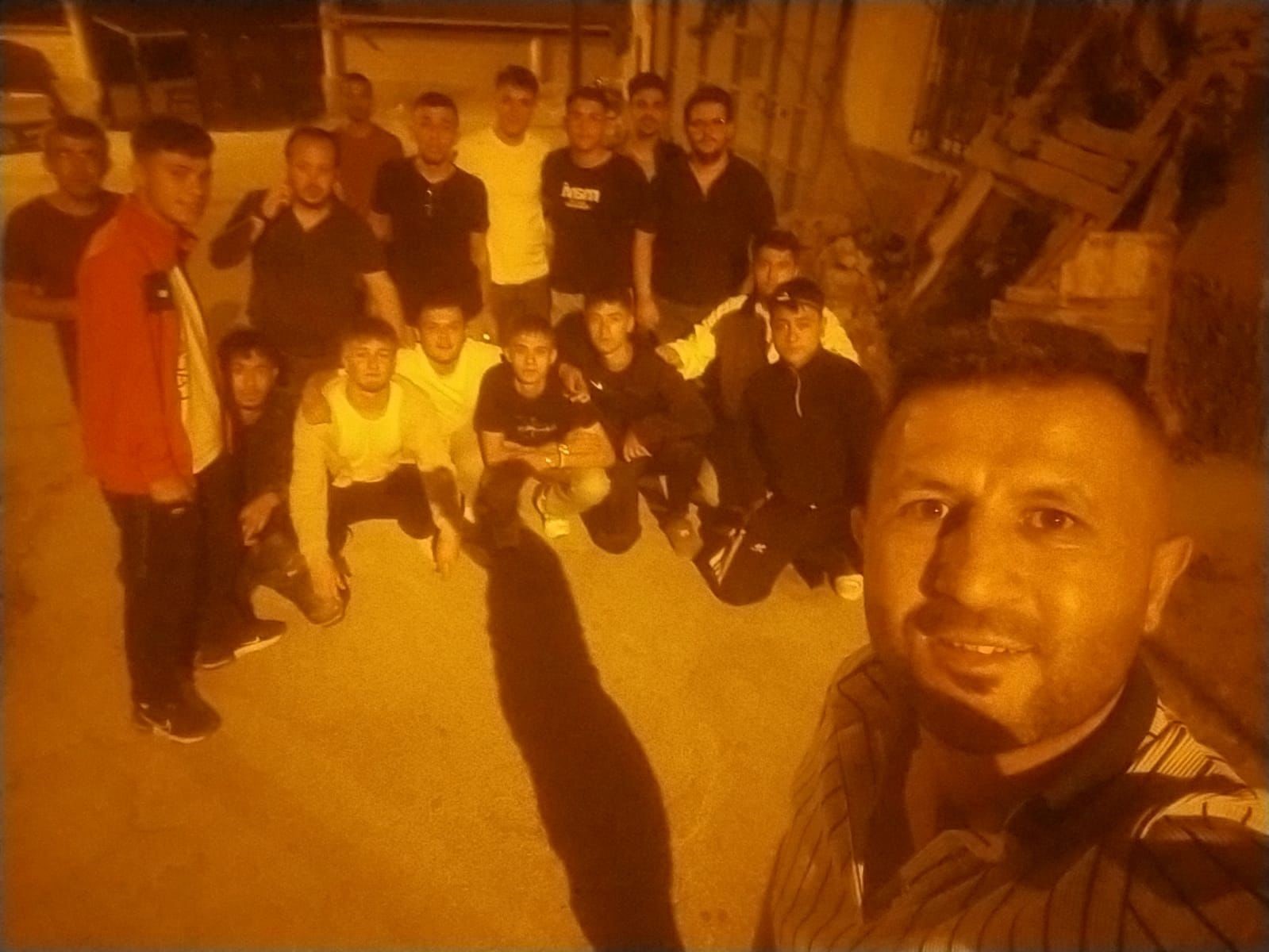 Tavşanlı&rsquo;da gen&ccedil;lerden g&ouml;n&uuml;ll&uuml; yangın seferberliği
