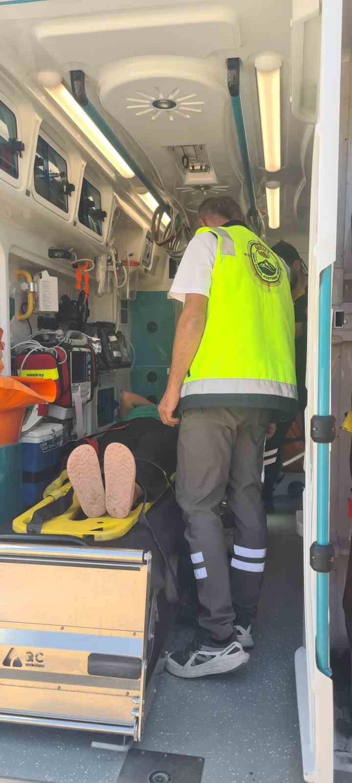 Siirt’te yüksekten düşen kız çocuğu yaralandı
