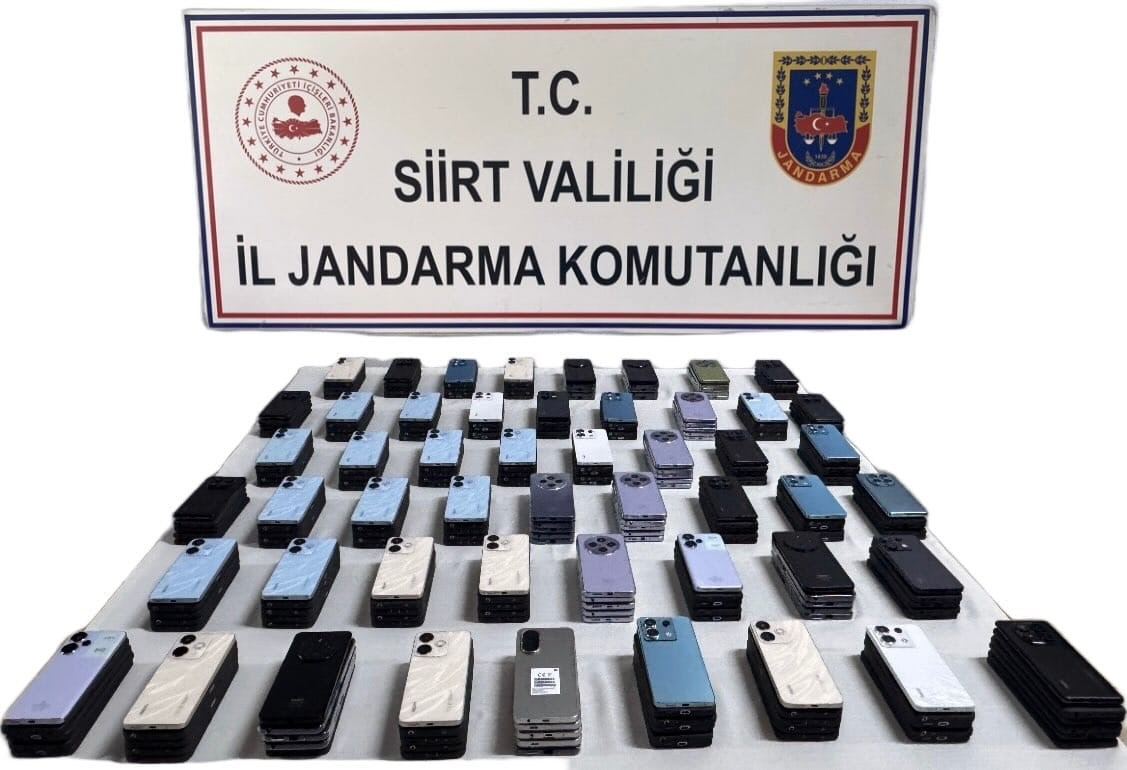 Siirt’te 10 milyon lira değerinde kaçak cep telefonu ele geçirildi
