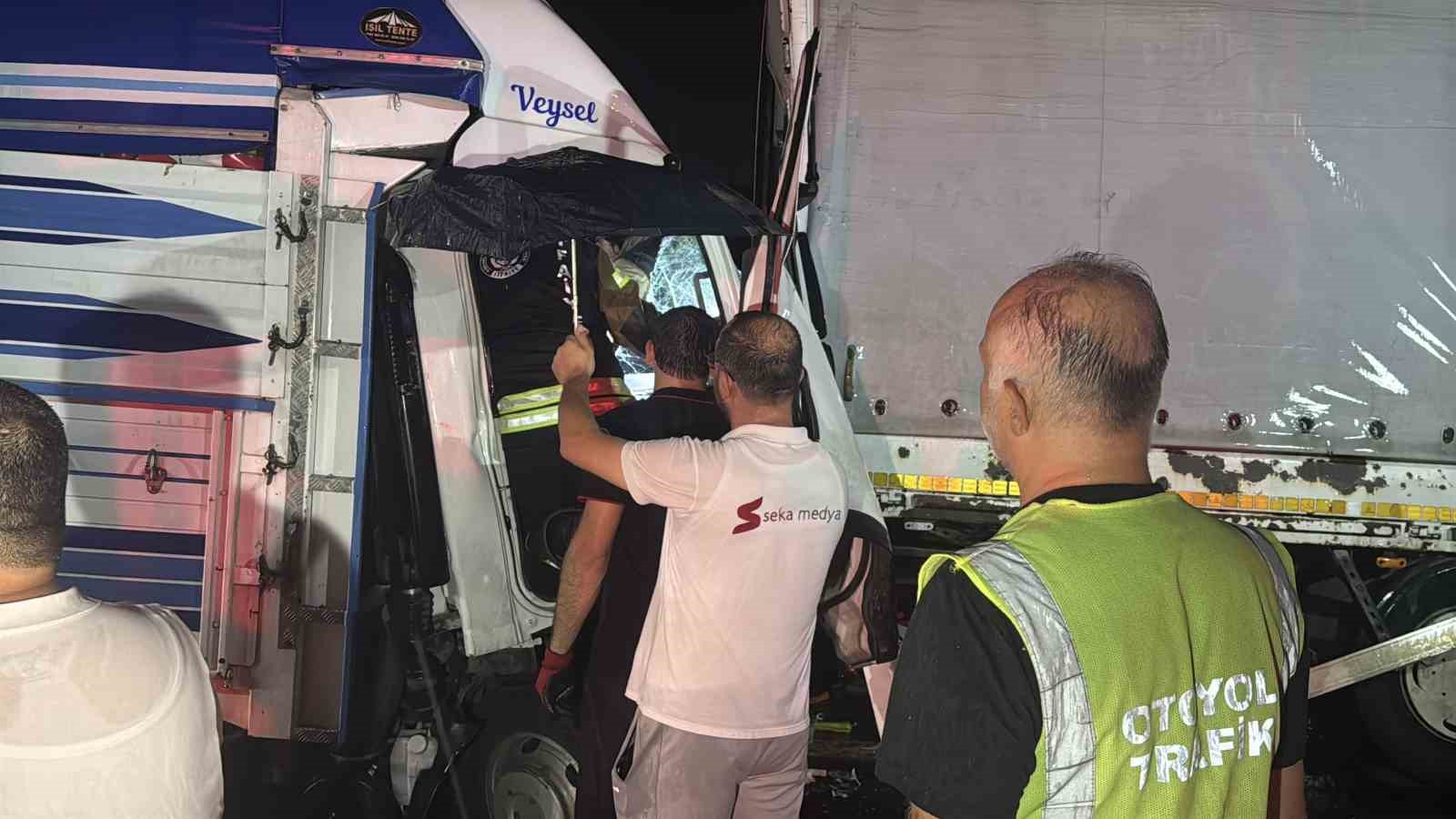 Kocaeli’de 1 kişinin öldüğü zincirleme kazayla ilgili 2 sürücü tutuklandı
