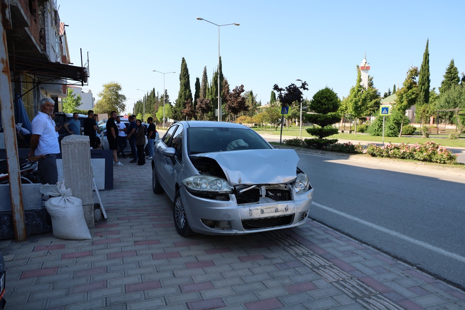 Bafra’da zincirleme trafik kazası: 4 araç birbirine girdi