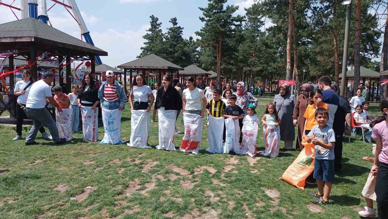 Erzurum’da Koruyucu Aile Festivali düzenlendi