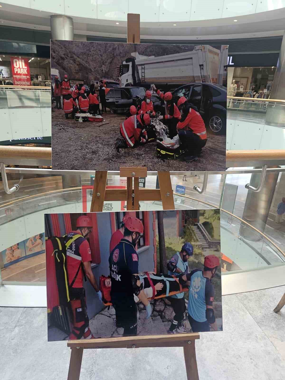 ’Afetlerde UMKE Fotoğraf Sergisi’ beğeni topladı