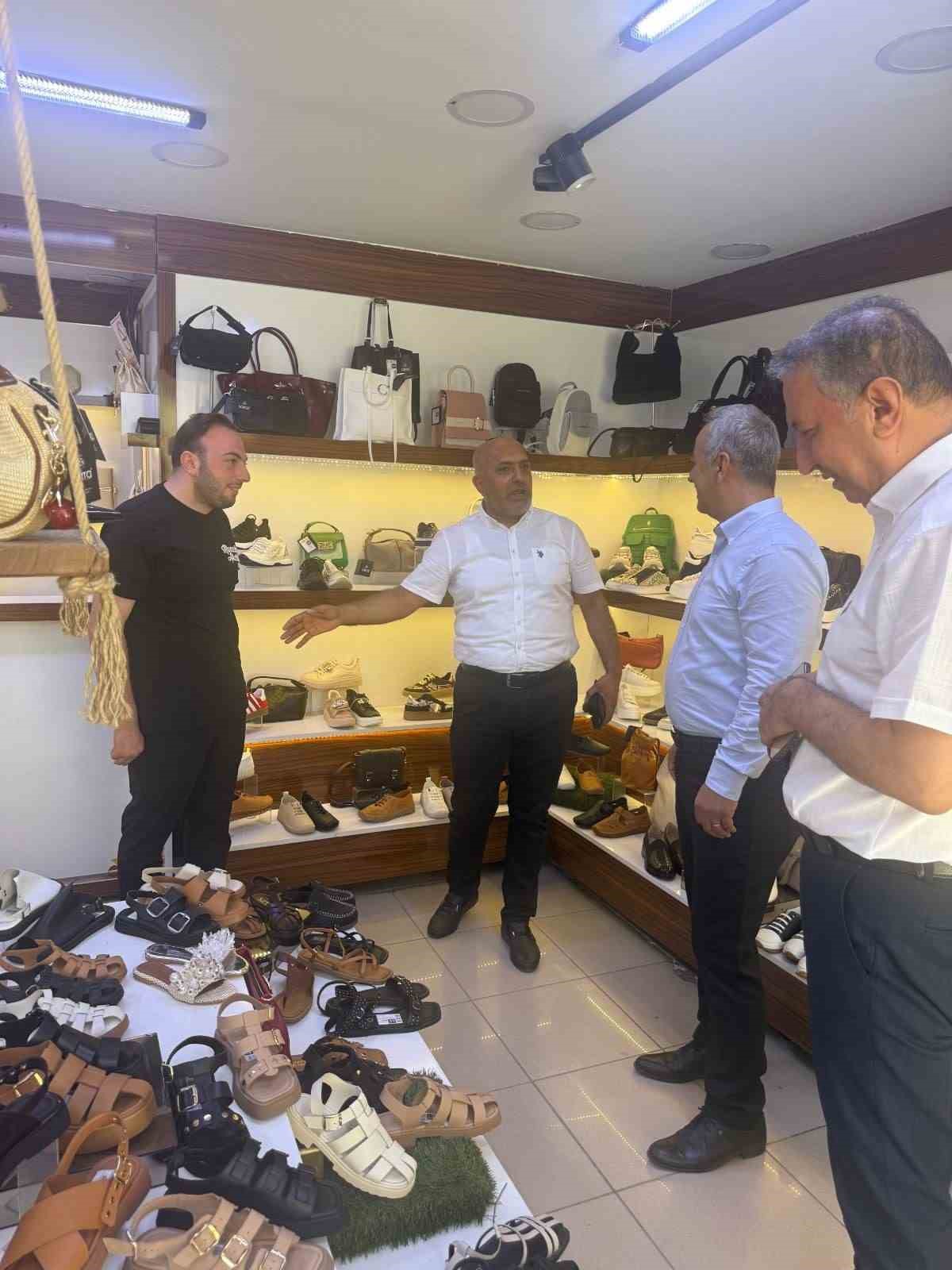 Elazığ esnafından evlenecek &ccedil;iftlere indirim
