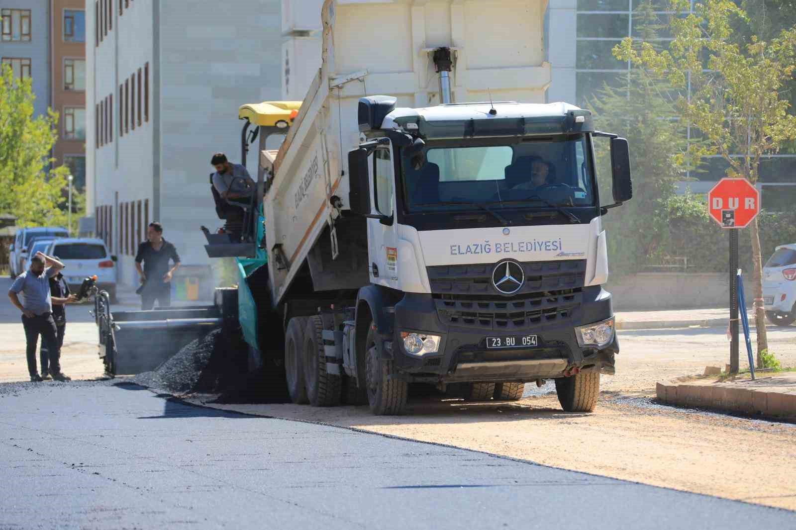 Elazığ’da asfalt seferberliği sürüyor