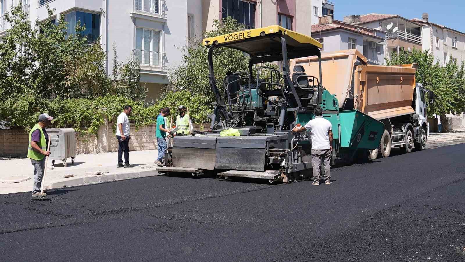 Elazığ’da asfalt seferberliği sürüyor