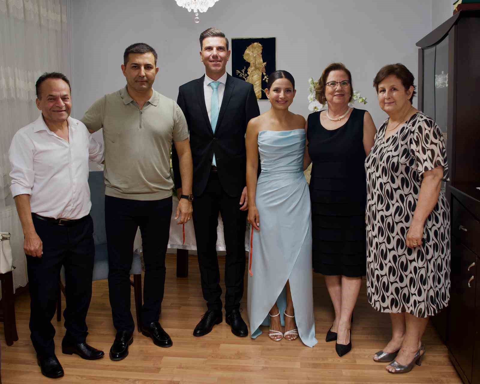 Nişan yüzüklerini Başkan Günel taktı