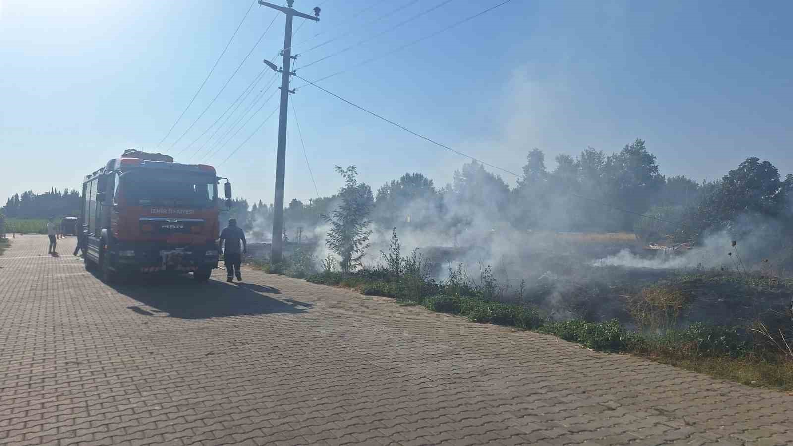 Sel&ccedil;uk&rsquo;ta sazlık alanda yangın paniği
