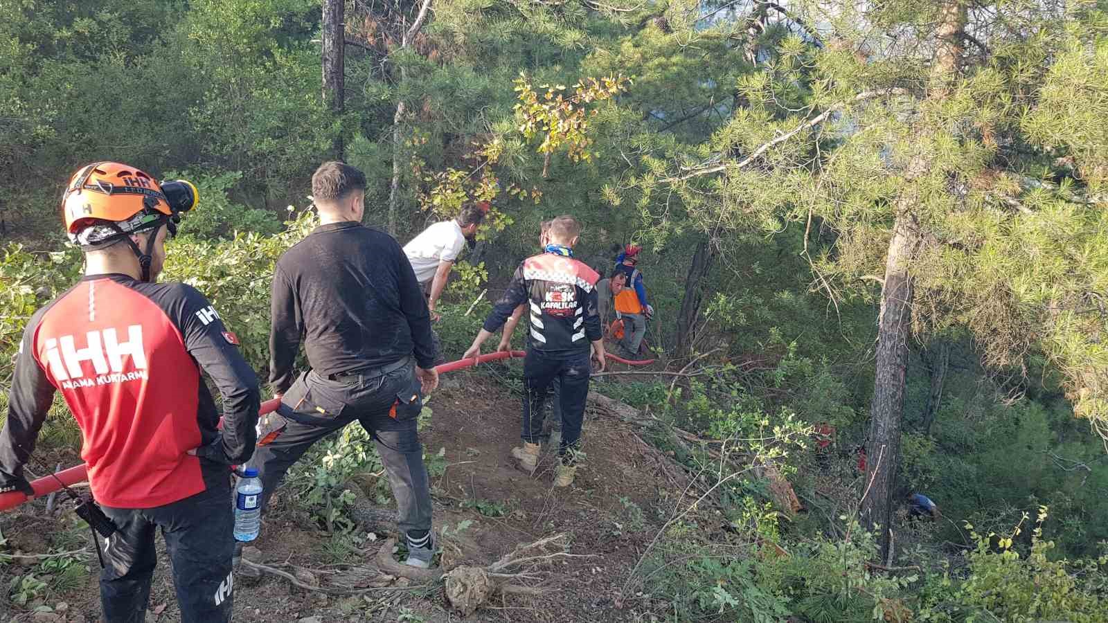 Karab&uuml;k&rsquo;teki orman yangınını s&ouml;nd&uuml;rme &ccedil;alışmaları devam ediyor
