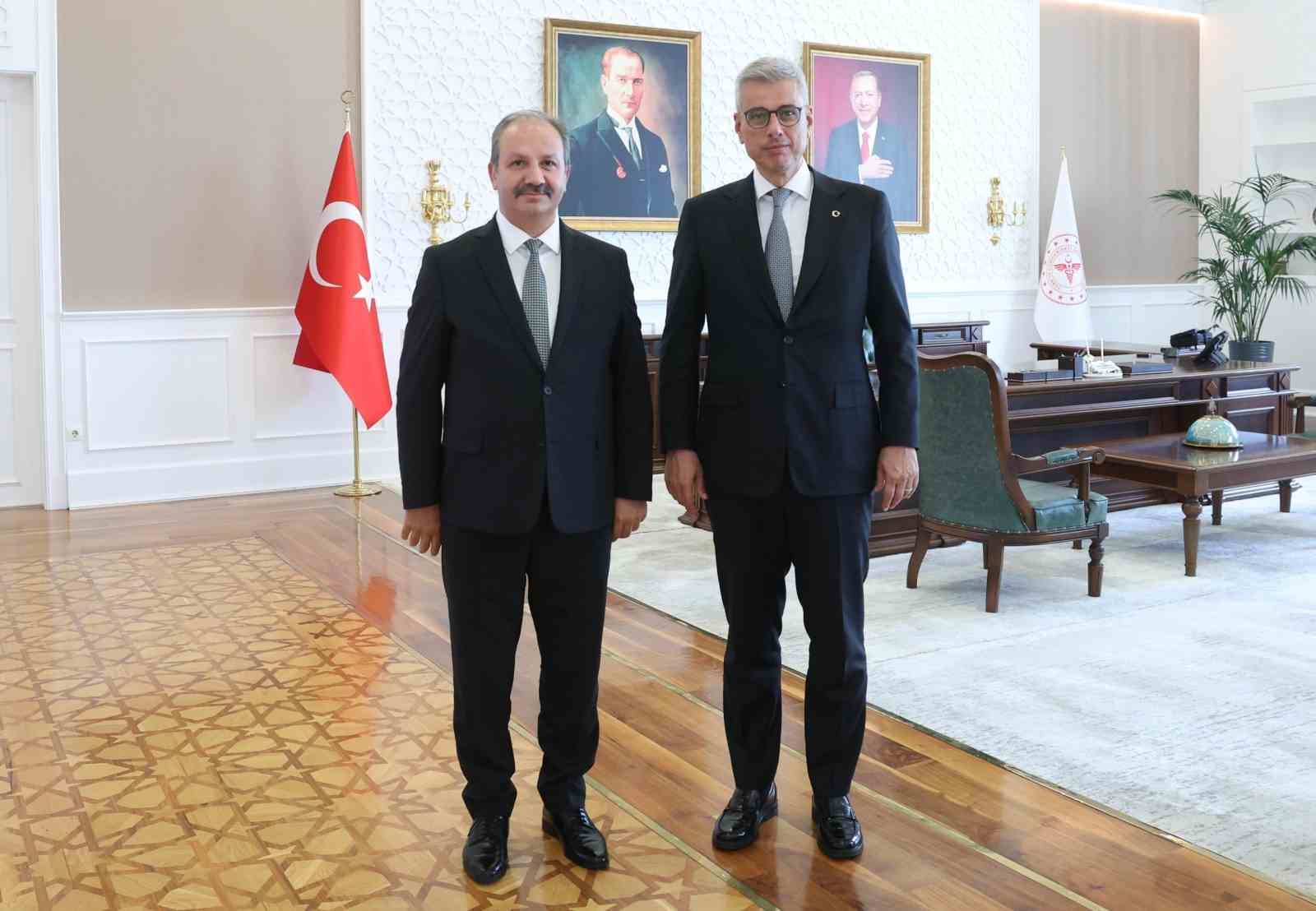 Sağlık-Sen, toplu s&ouml;zleşme ile ilgili Sağlık Bakanı Memişoğlu&rsquo;nu ziyaret etti
