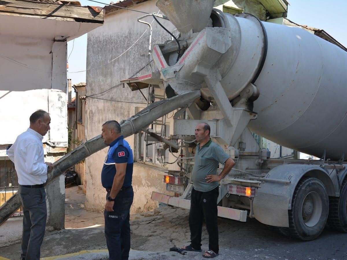 Babadağ Belediyesi yol bakım çalışmalarını aralıksız sürdürüyor
