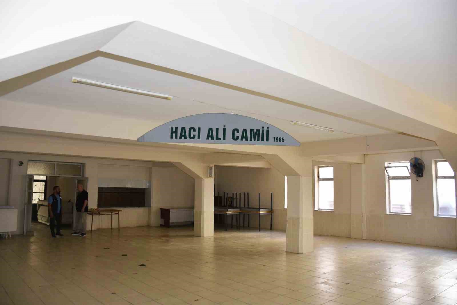 Karacabey Belediyesi&rsquo;nden kamu kurumlarına &ccedil;ok y&ouml;nl&uuml; hizmet atağı
