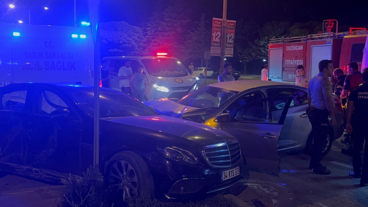 CHP Erzincan eski İl Başkanı kazada yaralandı
