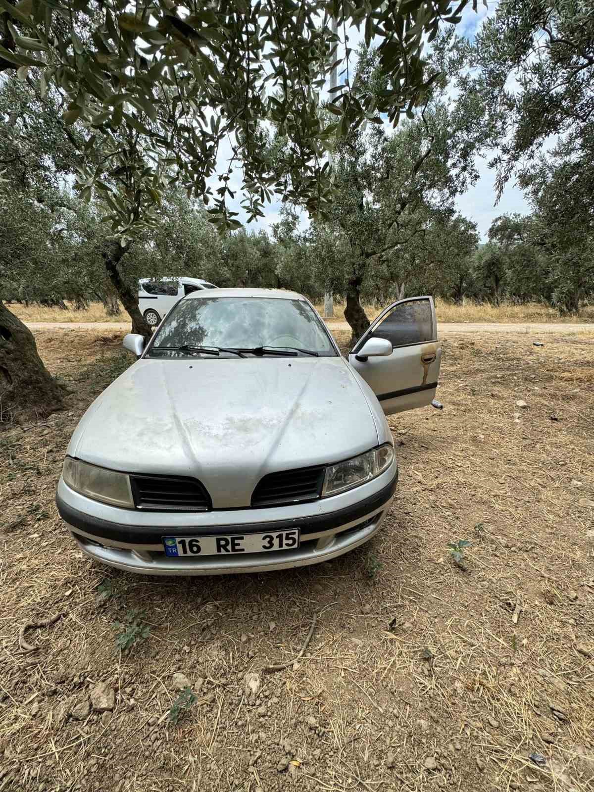 Balıkesir’de çalınan otomobil zeytin tarlasında bulundu