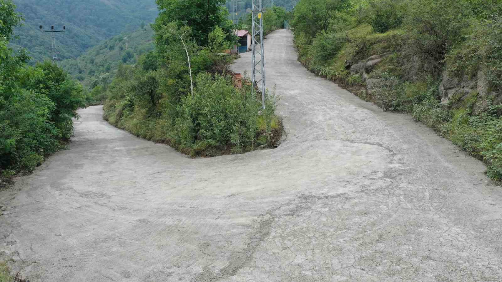Ordu&rsquo;da beton yol &ccedil;alışmaları devam ediyor
