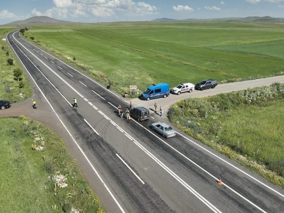 Kars’ta jandarmadan huzur ve güven uygulaması
