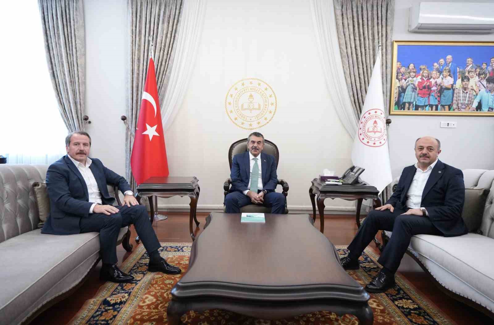 Memur-Sen Genel Başkanı Yal&ccedil;ın&rsquo;dan Bakan Tekin&rsquo;e ziyaret
