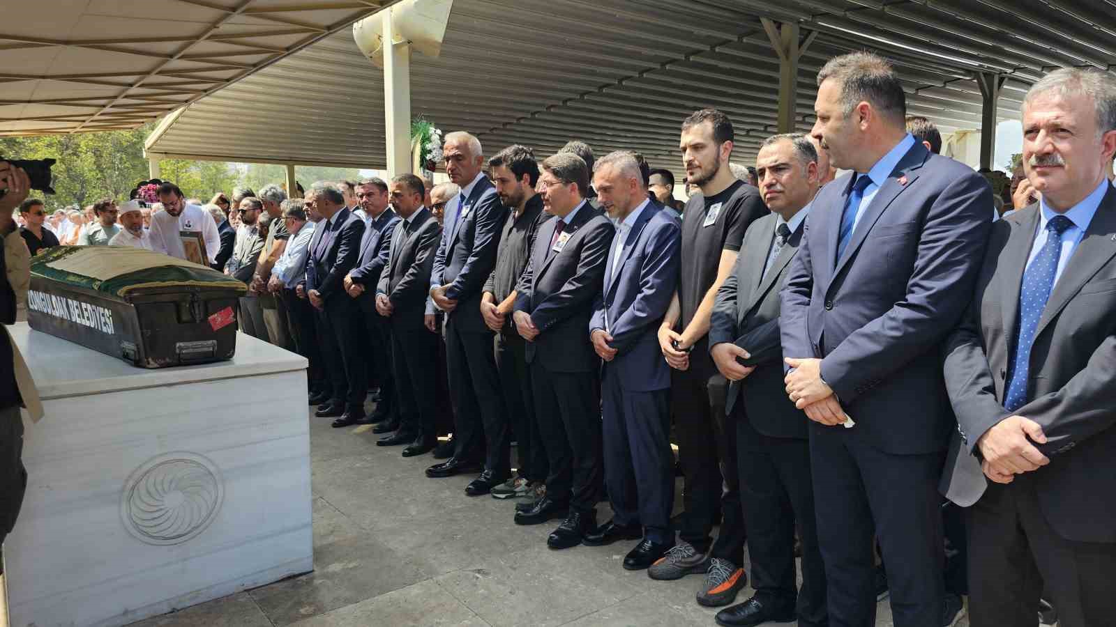 AK Parti eski Zonguldak İl Başkanı Zeki Tosun son yolculuğuna uğurlandı