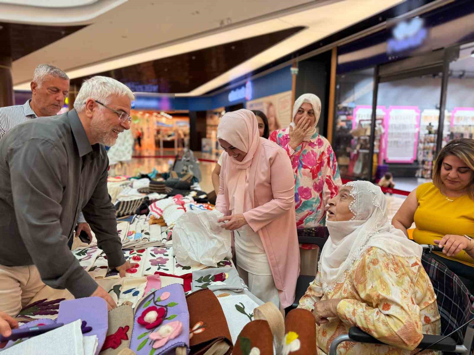 Başkan Kablan, ADEM ürünleri sergisini ziyaret etti 