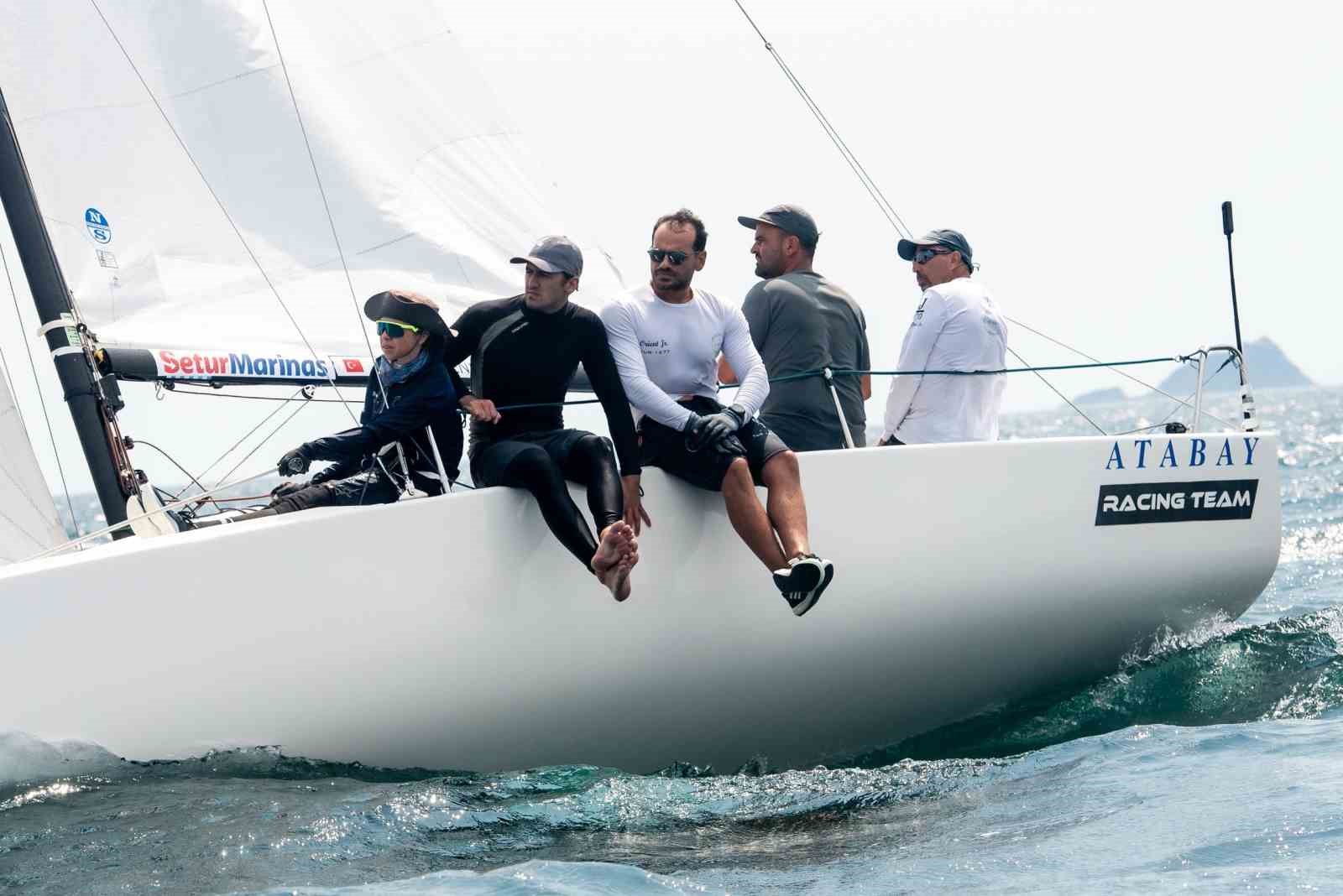 Yelkencilerin rüzgarla yarışı çok hızlı başladı
