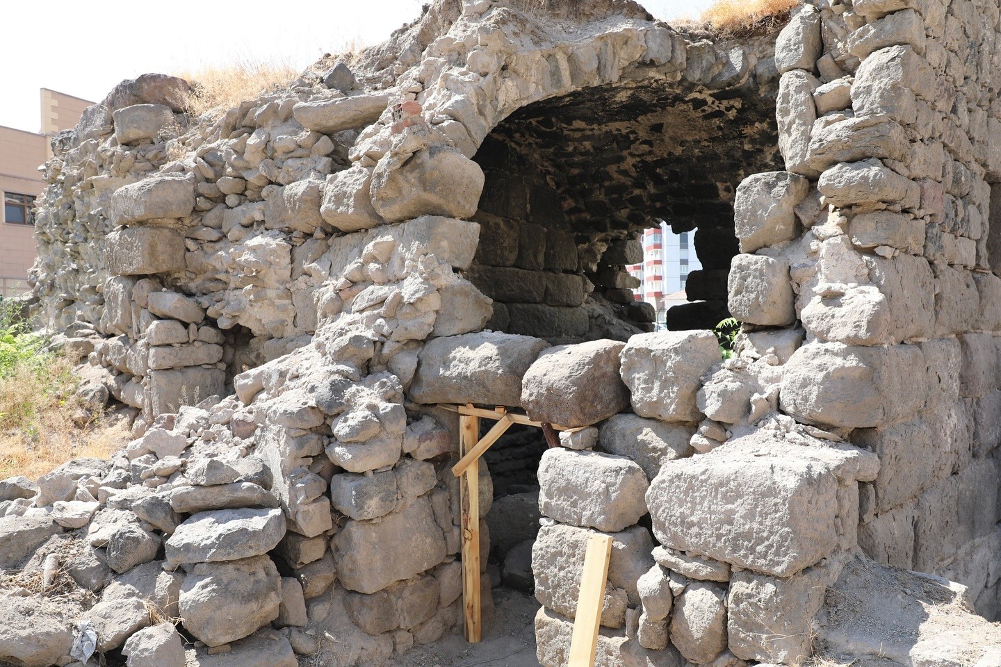 Başkan Çolakbayrakdar: "Kayseri’nin ilk medresesini kültür hazinemize yeniden kazandırıyoruz"