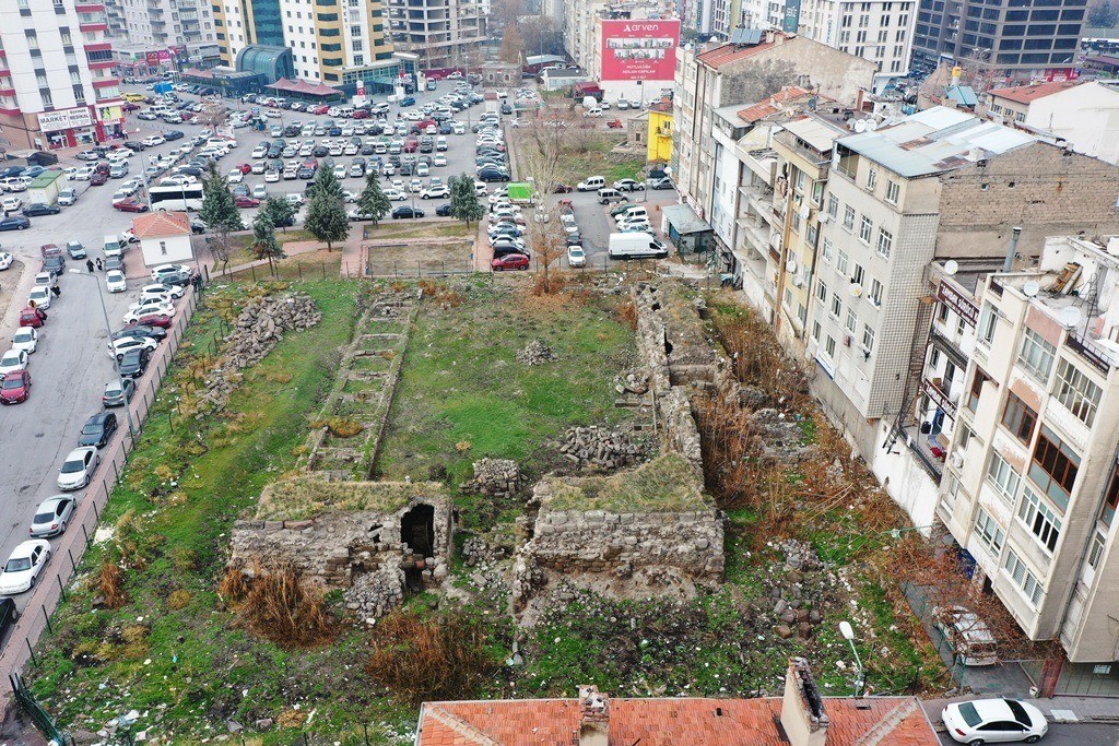 Başkan &Ccedil;olakbayrakdar: "Kayseri&rsquo;nin ilk medresesini k&uuml;lt&uuml;r hazinemize yeniden kazandırıyoruz"
