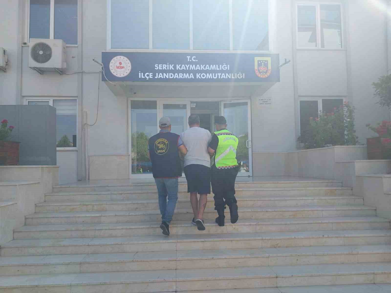 Serik’te 29 yıl 5 ay kesinleşmiş hapis cezası bulunan hükümlü yakalandı