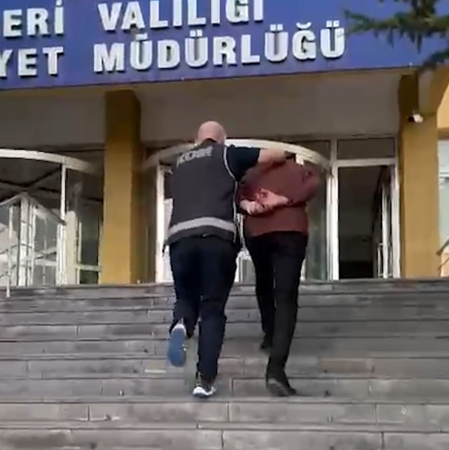 Kayseri&rsquo;de &rsquo;ka&ccedil;ak parf&uuml;m&rsquo; operasyonu: 2 g&ouml;zaltı
