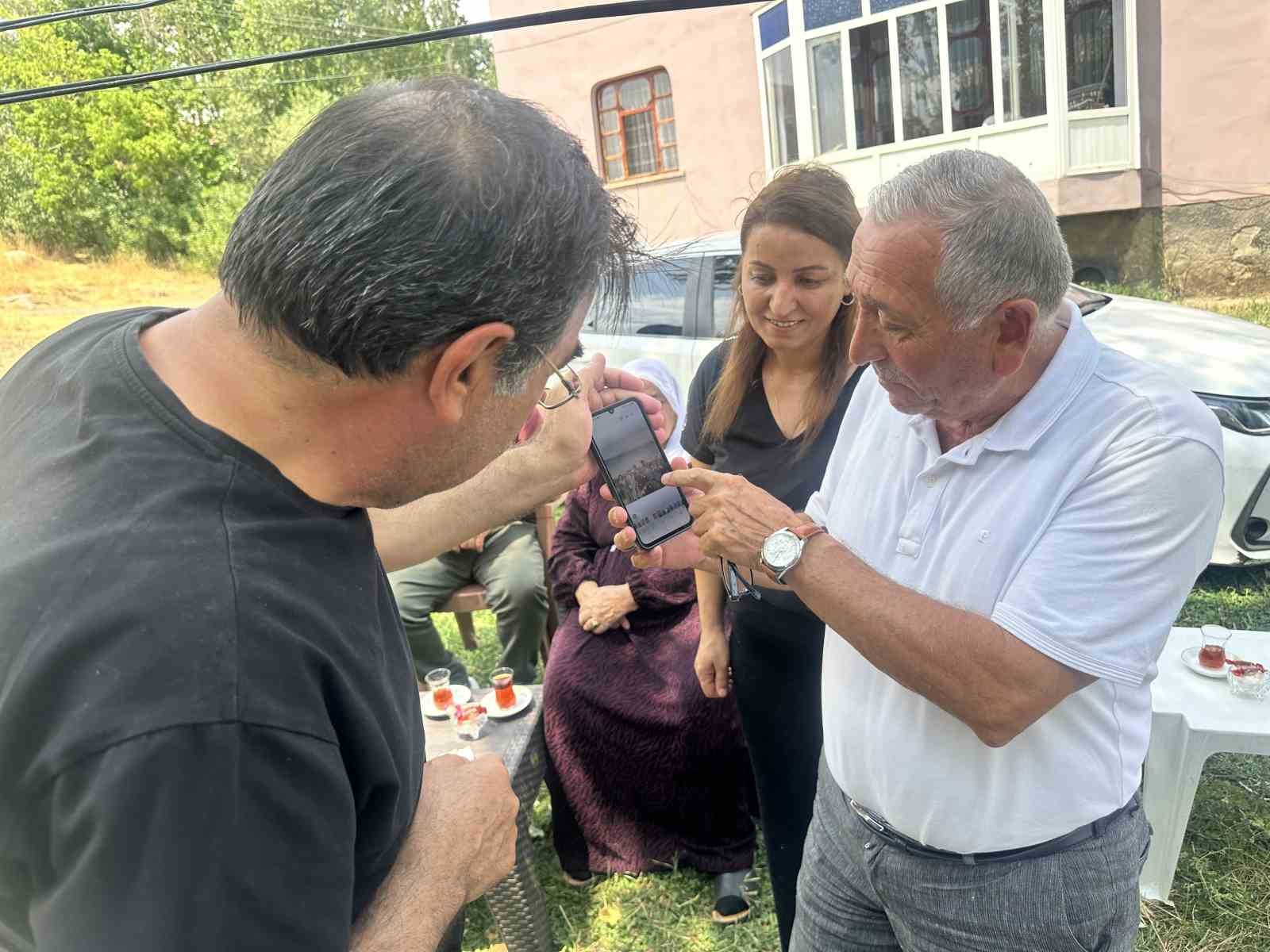 31 yıl sonra eski okulunu ziyaret etti, &ouml;ğrencileriyle bir araya geldi
