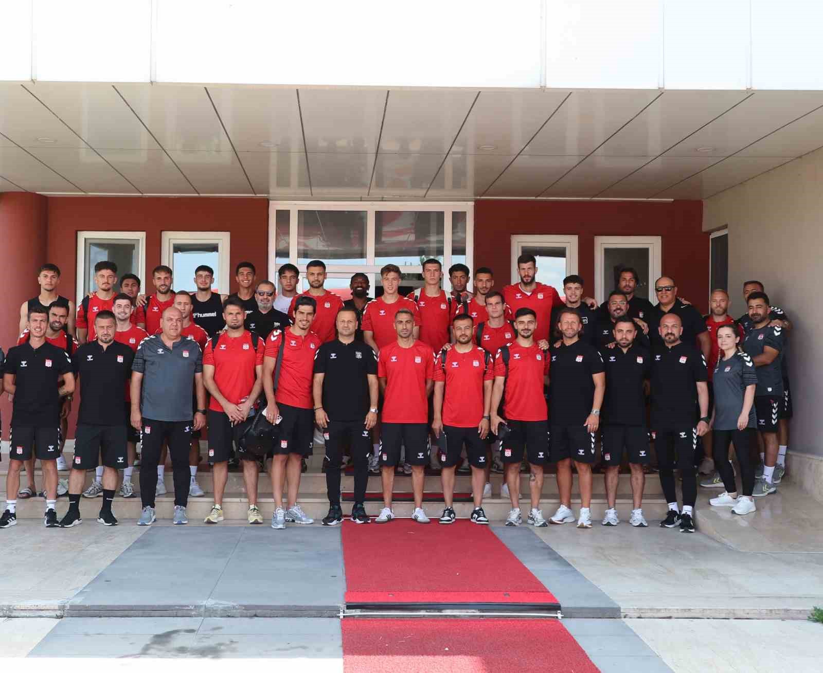 Sivasspor kafilesi Erzurum’a gitti