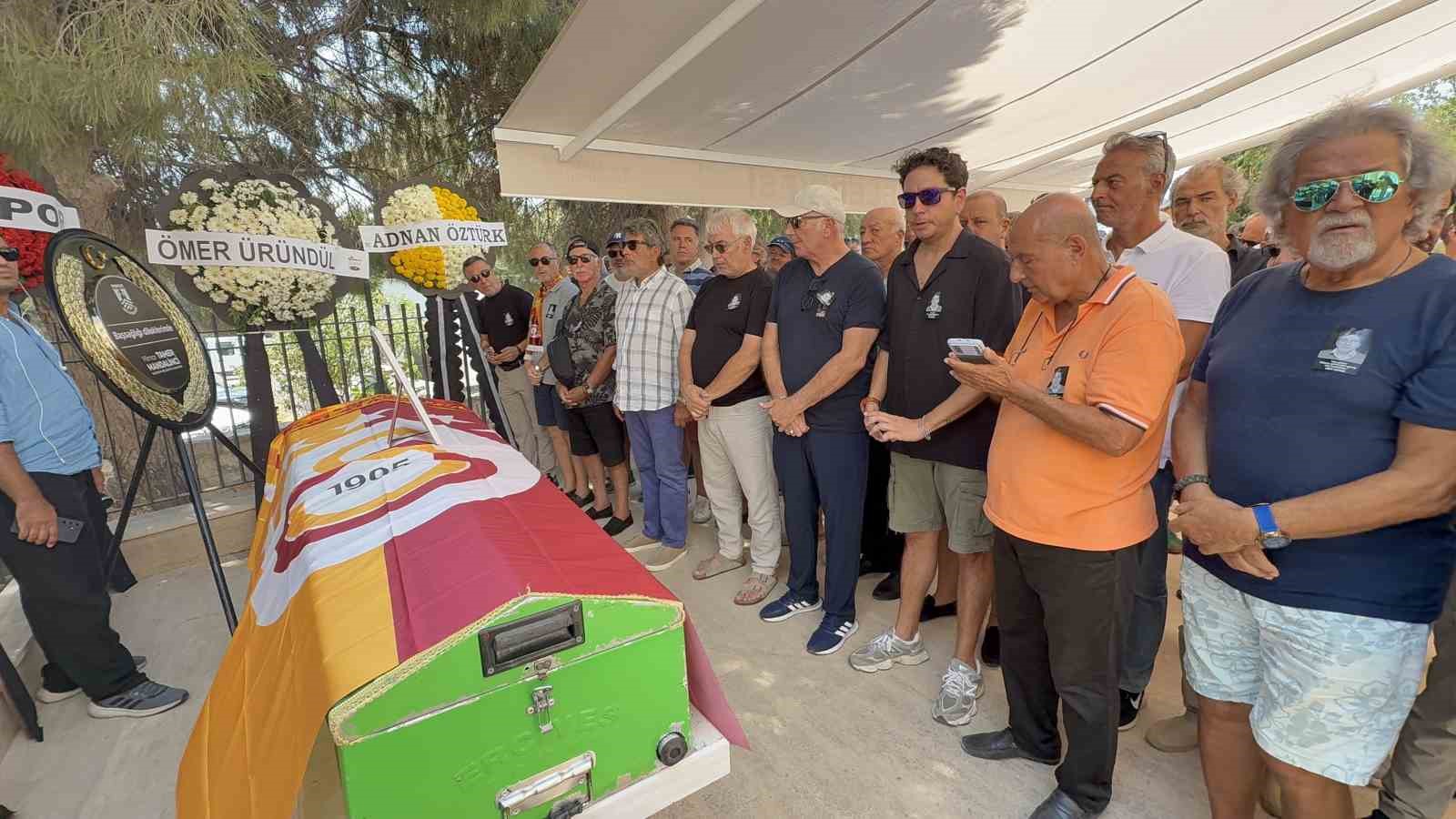 Spor basınının duayeni &Uuml;mit Aktan, son yolculuğuna uğurlandı
