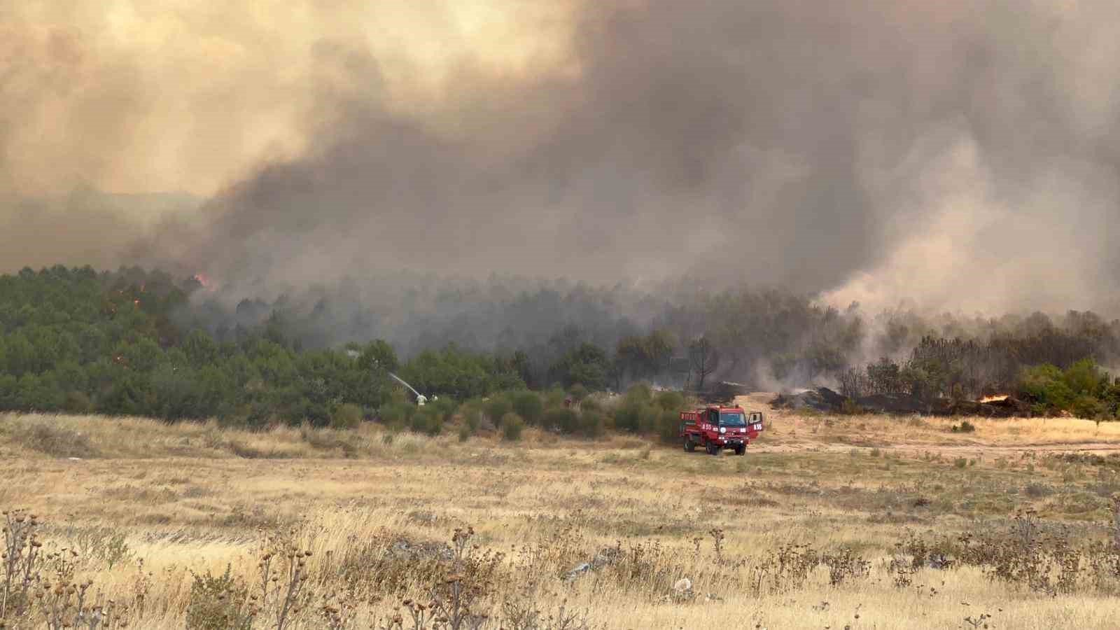 &Ccedil;anakkale Valisi a&ccedil;ıkladı: "&Ccedil;anakkale il merkezini tehdit eder bir durum yoktur"
