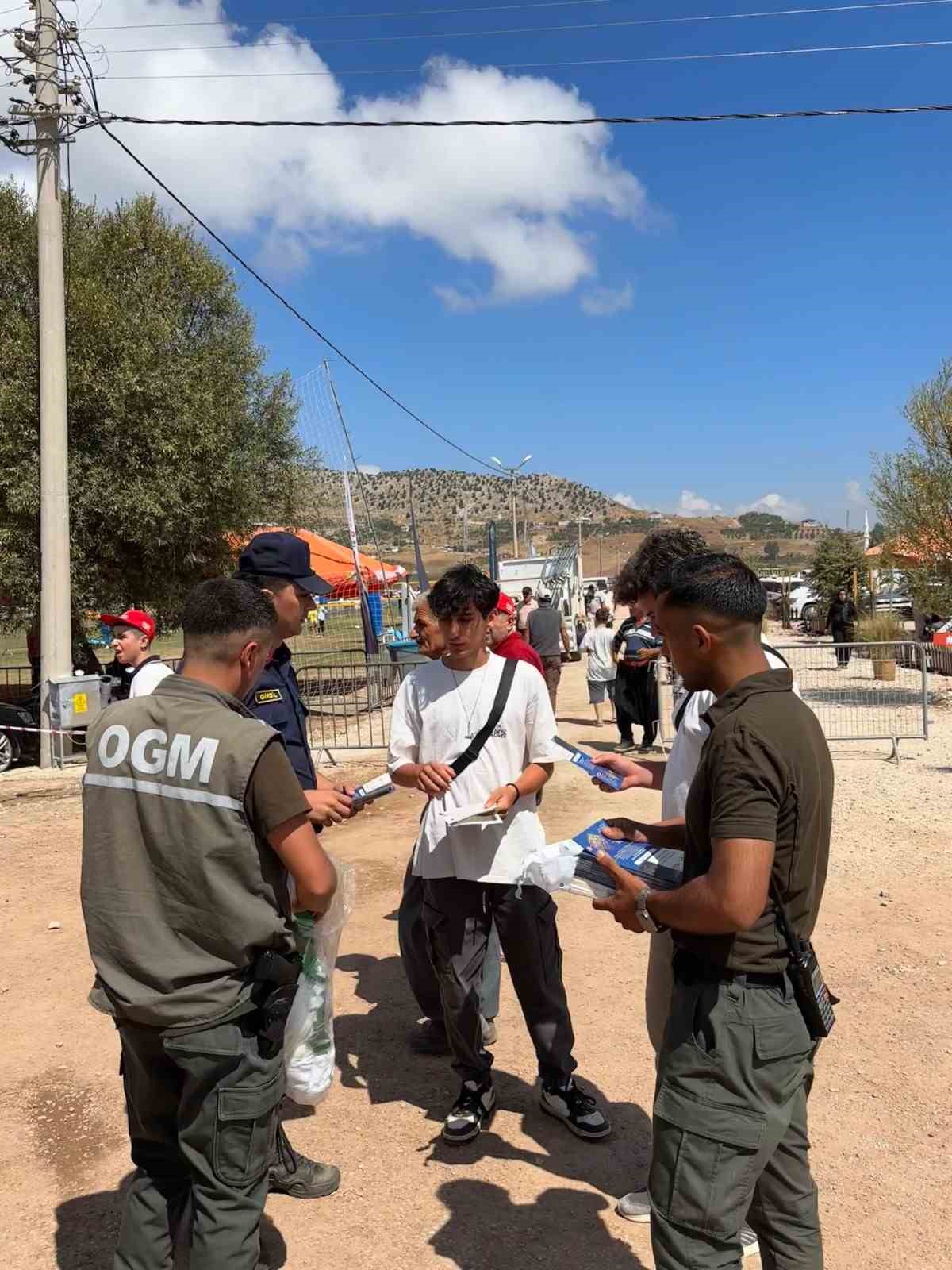 Yüksek sıcaklık ve düşük nem ekipleri alarma geçirdi: Gözetleme kuleleri ve İHA’larla yangın takibi