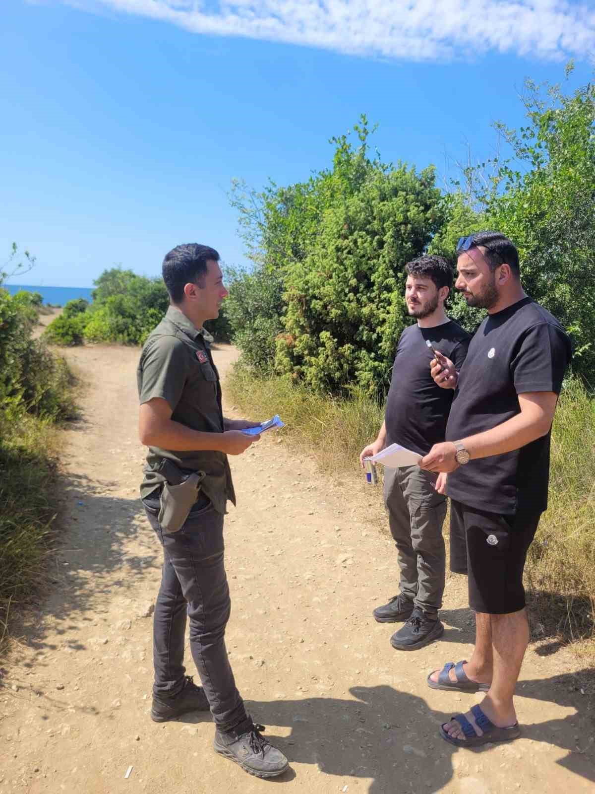 Y&uuml;ksek sıcaklık ve d&uuml;ş&uuml;k nem ekipleri alarma ge&ccedil;irdi: G&ouml;zetleme kuleleri ve İHA&rsquo;larla yangın takibi
