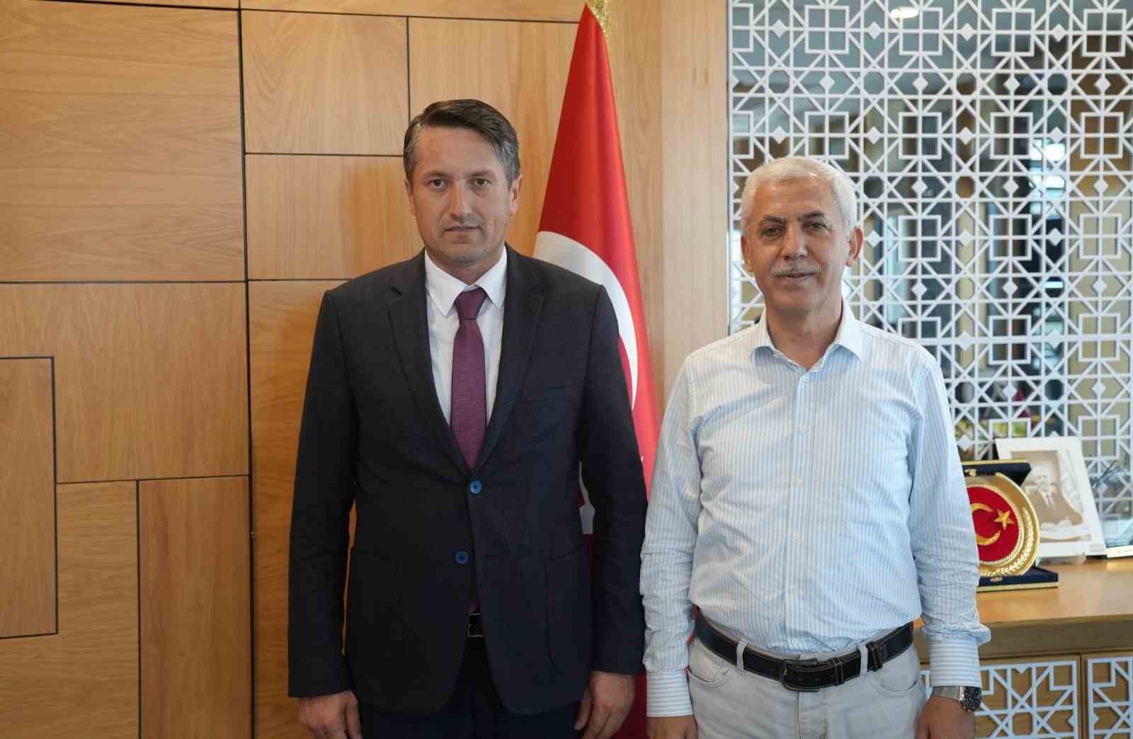 SASKİ ve İSU Sapanca G&ouml;l&uuml; i&ccedil;in &lsquo;Ortak Akıl&rsquo; toplantısı d&uuml;zenledi
