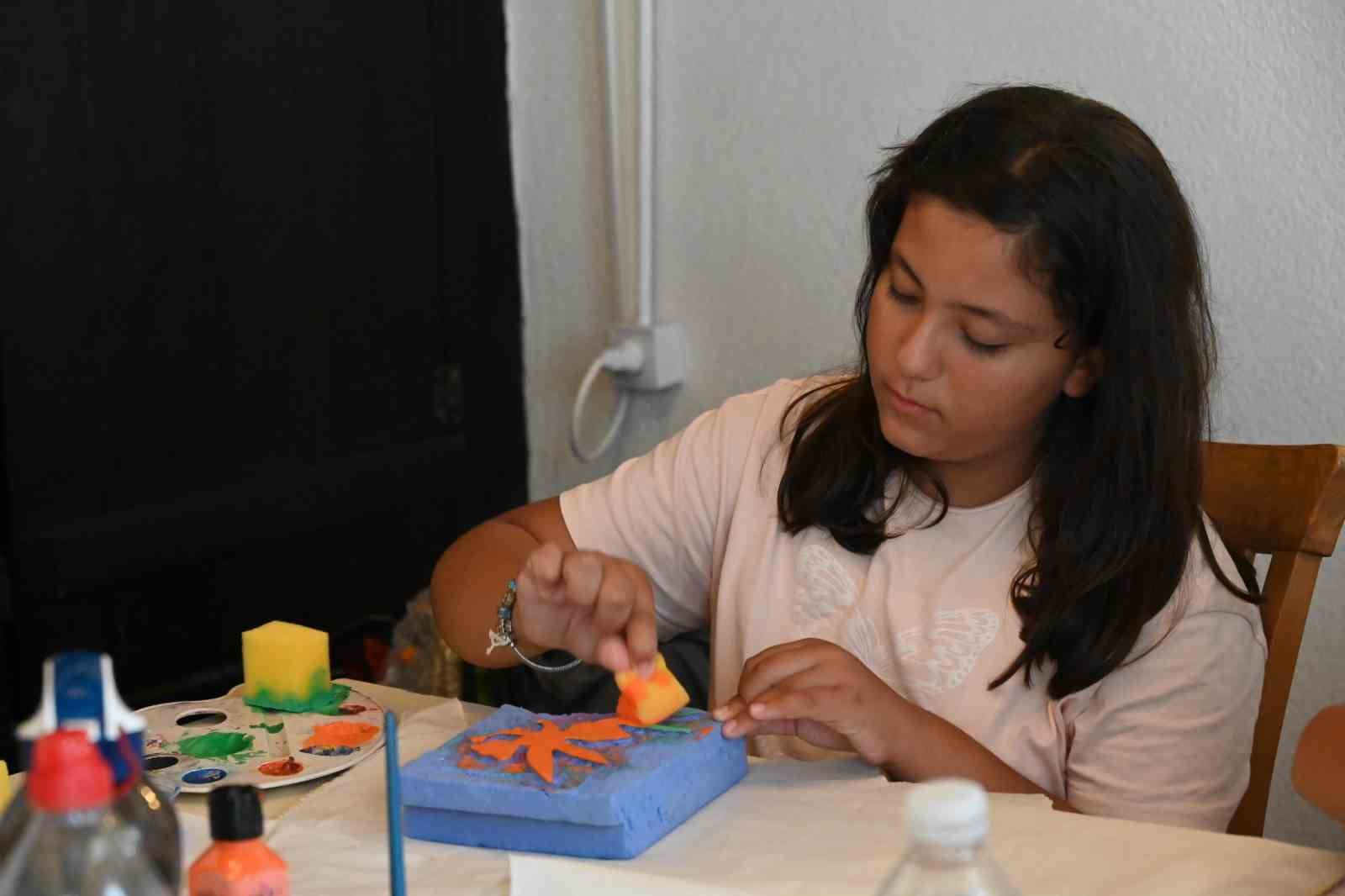 Sanatevi Yaz Okulu&rsquo;nda "Taş Devri At&ouml;lyesi" d&uuml;zenlendi
