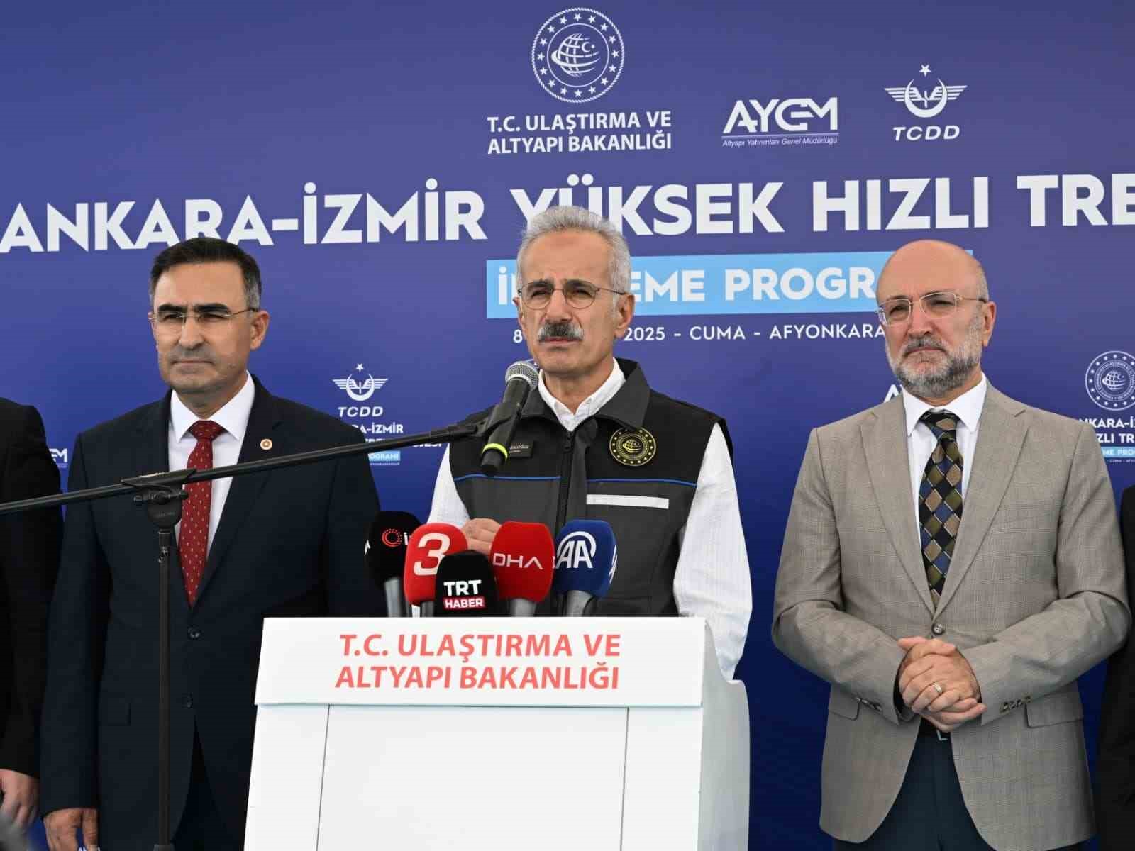 YHT ile Ankara-İzmir arası 3 bu&ccedil;uk saate d&uuml;şecek
