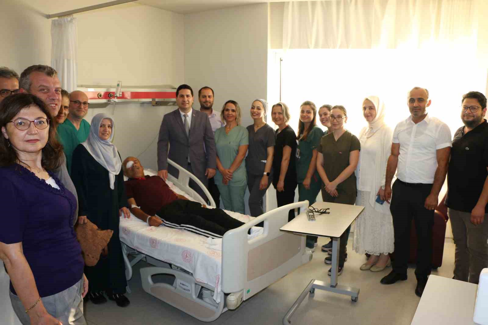 Yenikent&rsquo;te ilk "Vitrektomi" ameliyatı başarıyla ger&ccedil;ekleştirildi
